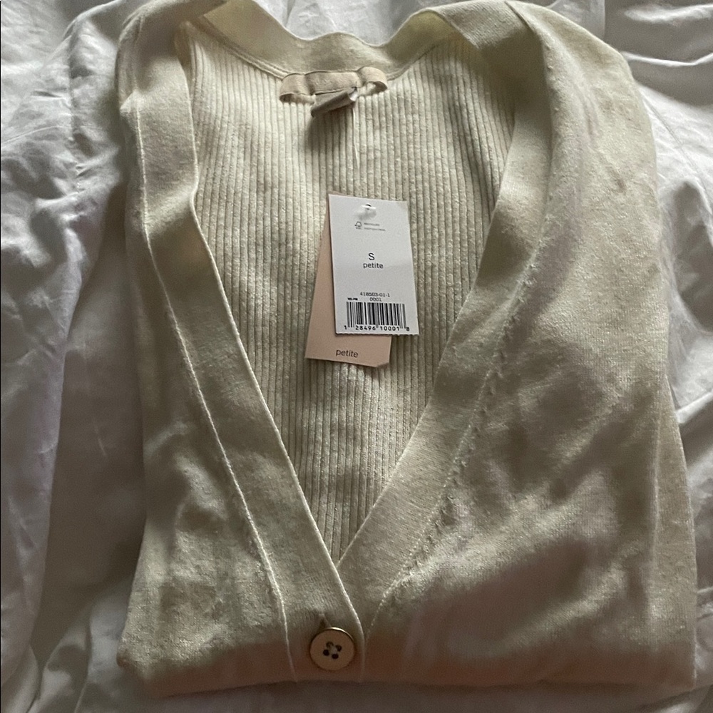 Banana republic  Cream Cardigan Sweater nwt